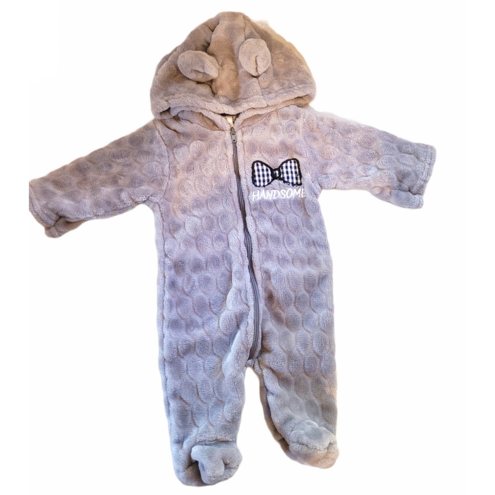 Handsome Teddy Boys Gray Onsie 3-6months